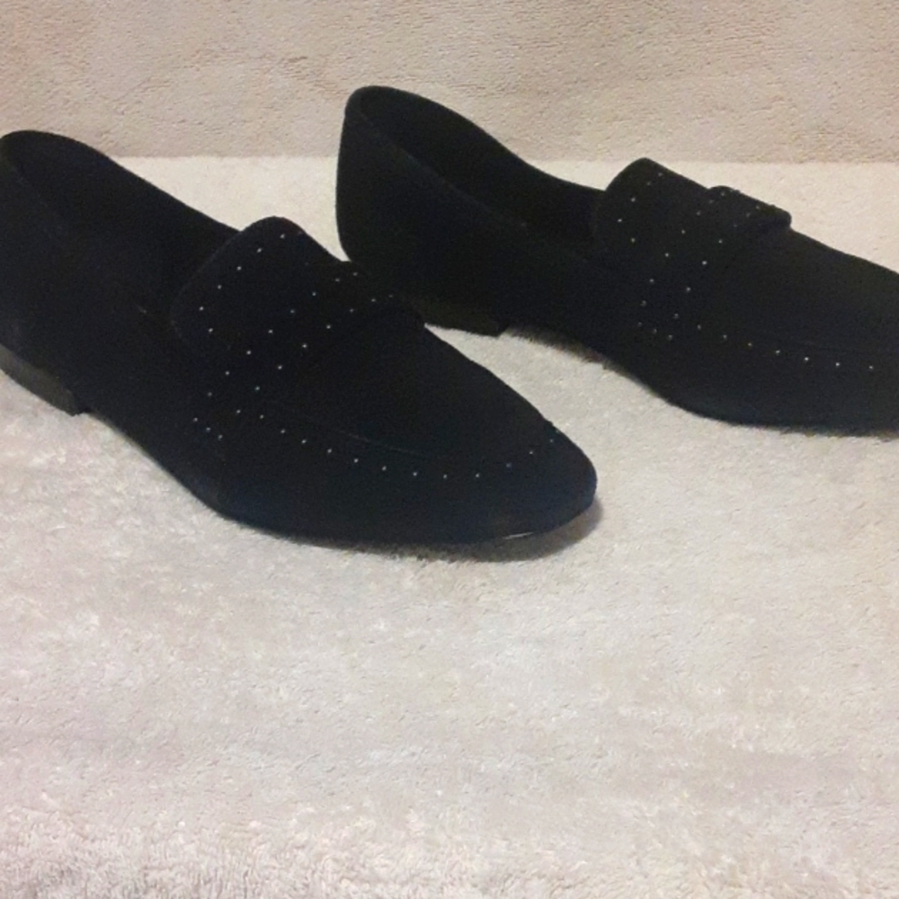 Shoes - Picture 2 of 5